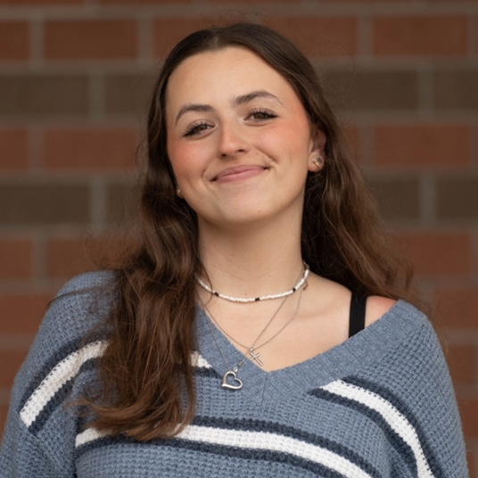 Cassie Grossarth head shot