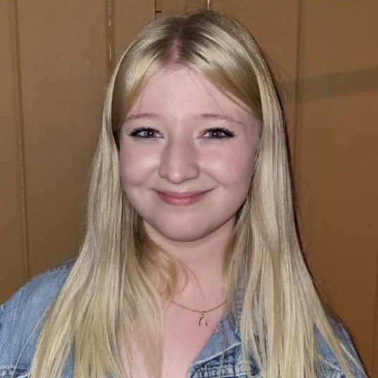 Lyra Earles*~^+ head shot