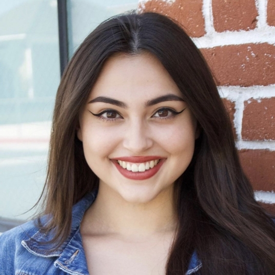 Mia Rasinski head shot