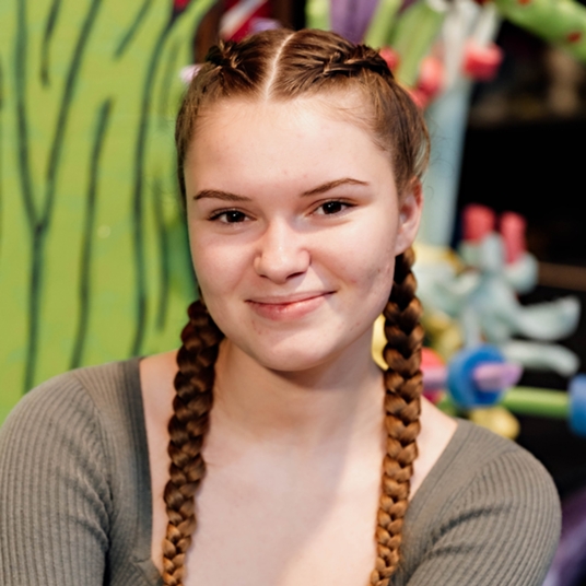 Samantha Harris head shot