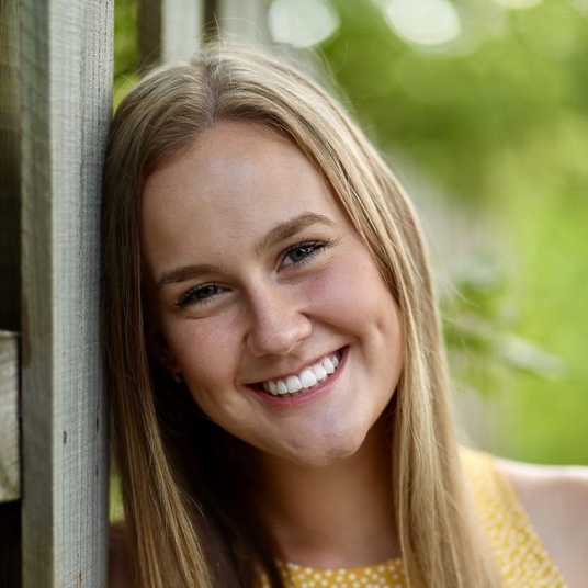 Maddie Buisman head shot