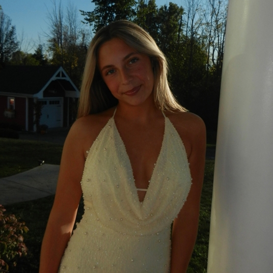 Isabella Hensley head shot