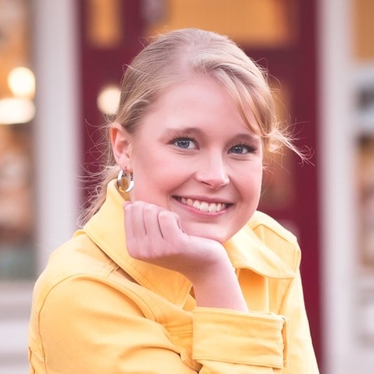 Briana Turnbull head shot