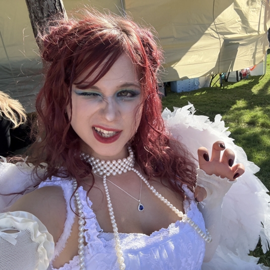 Xoe Bremicker head shot