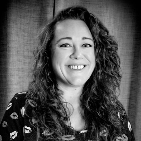 Samanta Bursich-Director/Choregrapher head shot