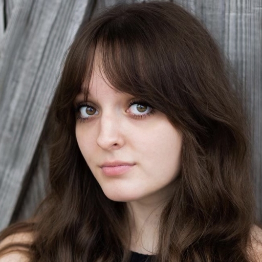 Katie Redmond* head shot