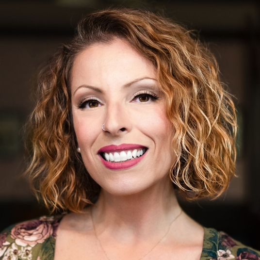 Aline Forastieri head shot