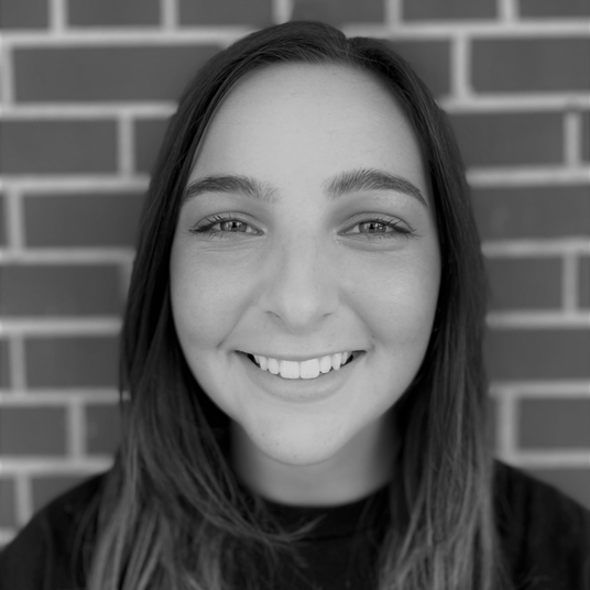 Agatha Urbanski as Fiona head shot