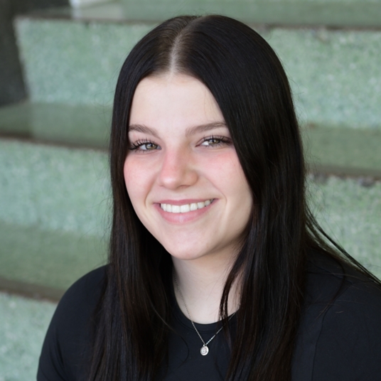 Maddie Bernett head shot