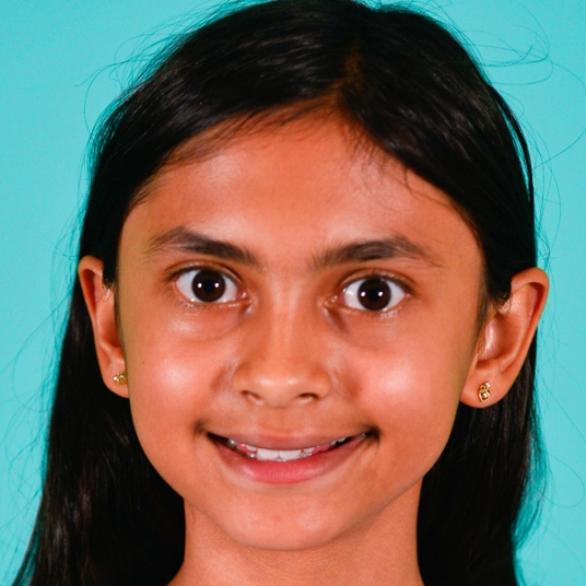 Aayushi Kothari head shot