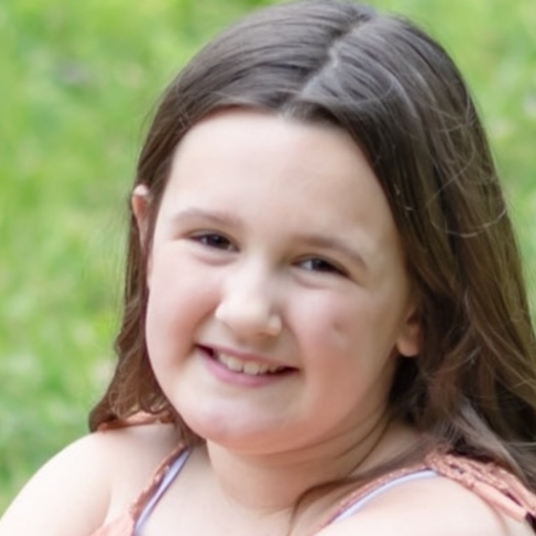 Hope Menard head shot
