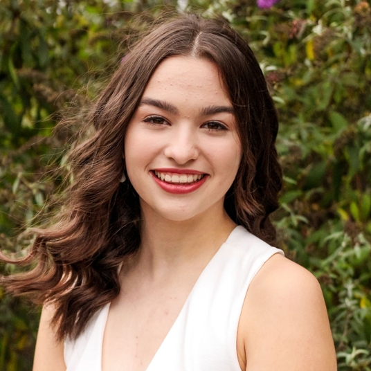 Caroline Nichols head shot