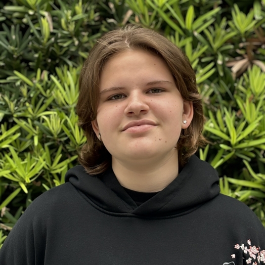 Issy Sampson head shot