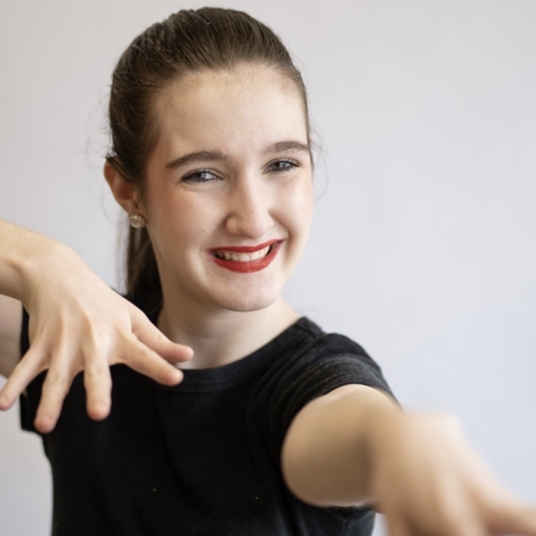 Cora Lessard head shot