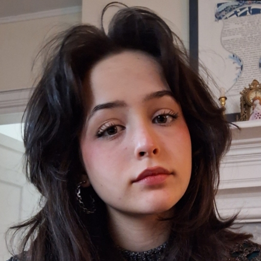 Anna Bodzin head shot