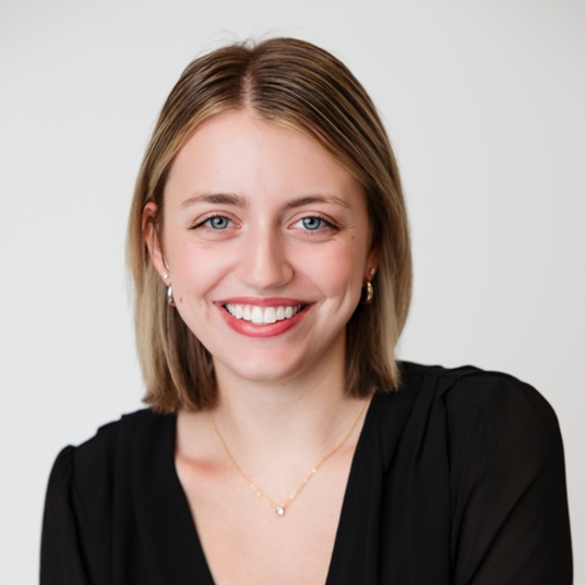 Julia Carter head shot