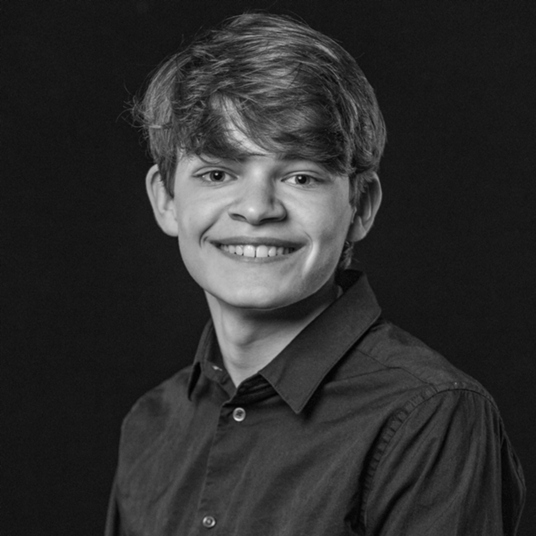 Luke Riza head shot