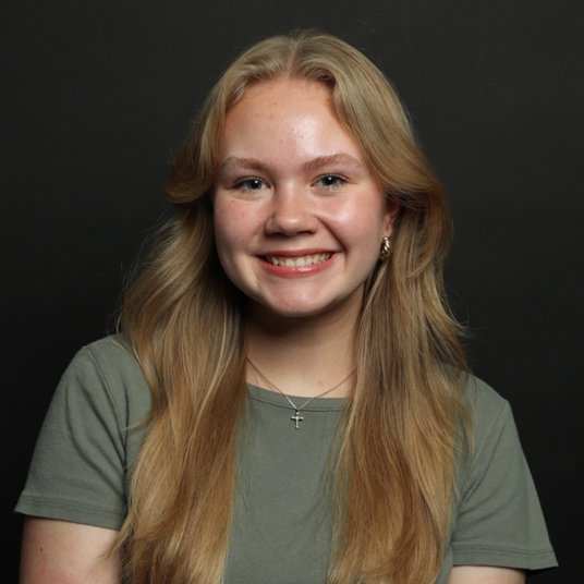 Hope Thomas head shot