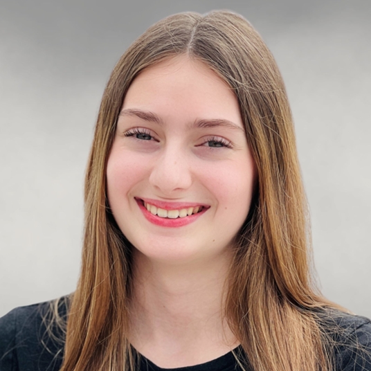 Juliana Apostolico head shot