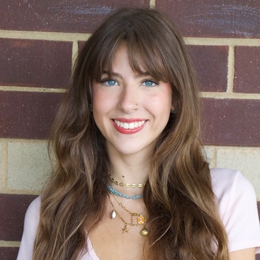 Mae Ramsey head shot