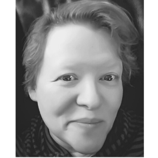 Trish Putnum head shot