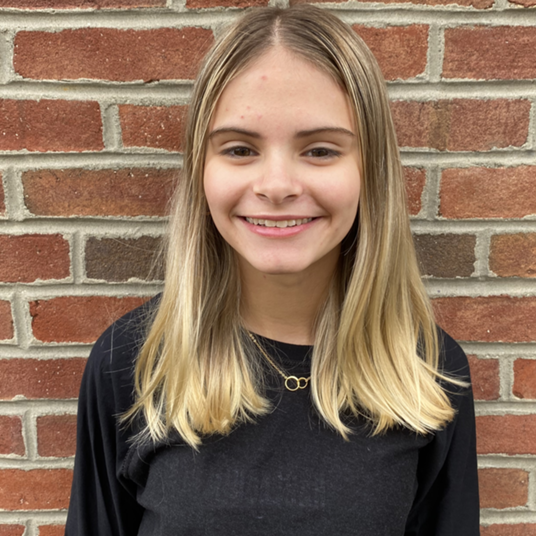 Caitlin Brace head shot