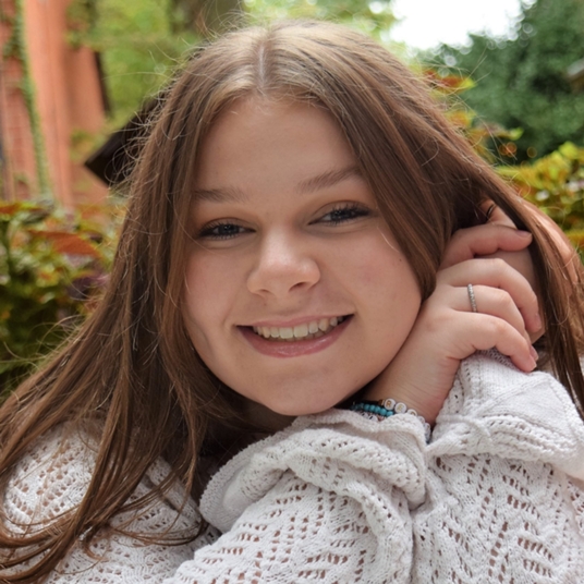 Leah Schmidt head shot