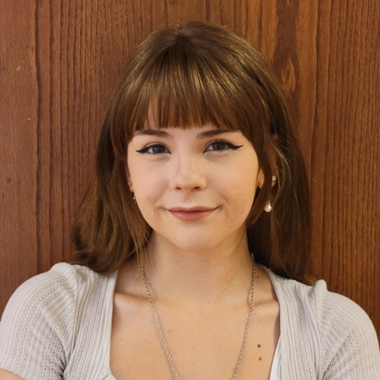 Amy Leo Iverson head shot