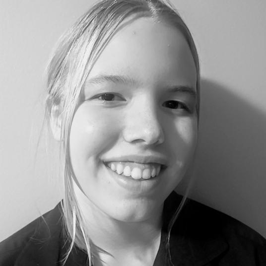 Raya Curtis head shot