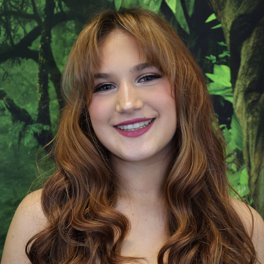 Arianna Schriner head shot