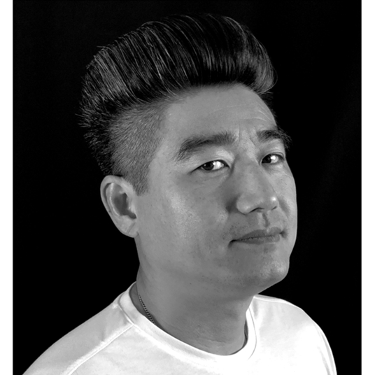 Che Wang head shot