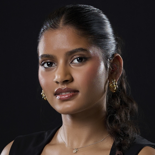 Anisha Santish head shot