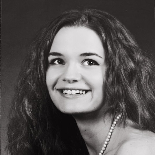 Aleisa Crumb head shot