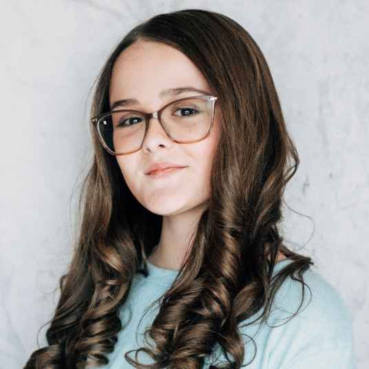 Madeleine Howell head shot