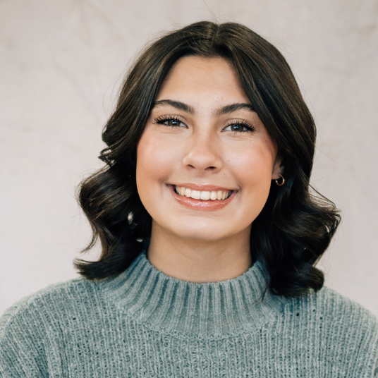 Alyssa Schvenski head shot