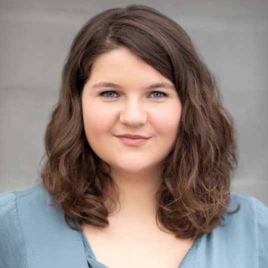 Carly Rosenbloom head shot