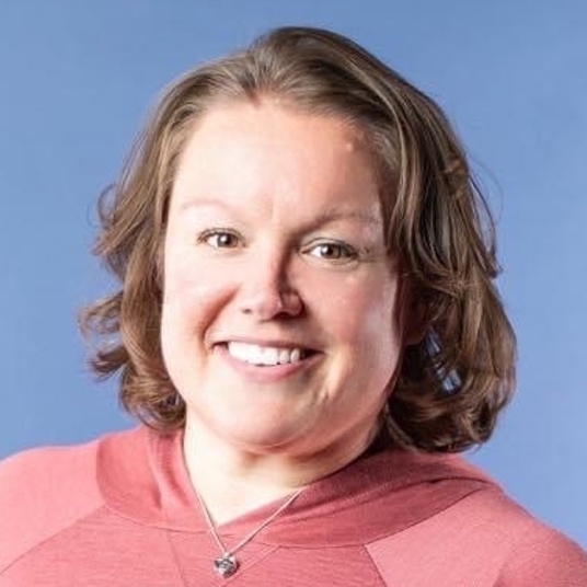 Sara Tomasson head shot