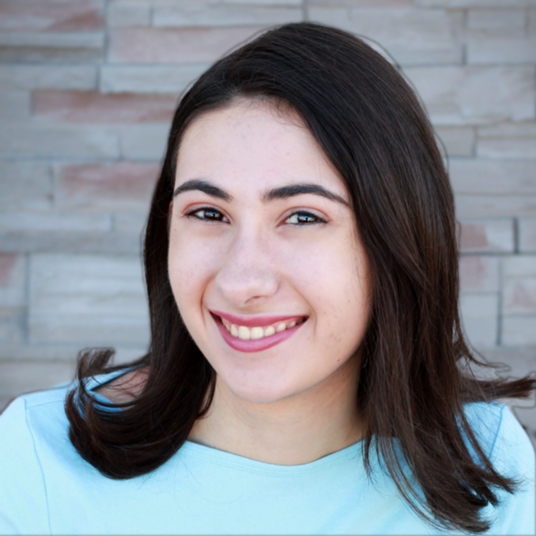 Isabella Loschiavo head shot