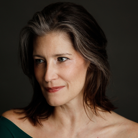 Jana Mestecky* head shot
