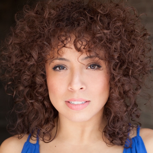 Michelle Alves head shot