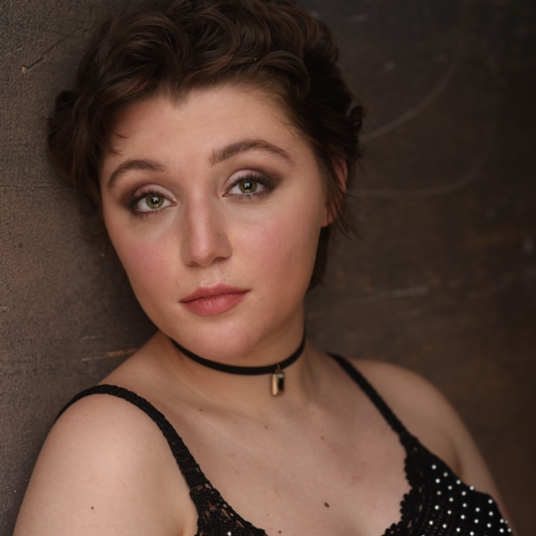 Delilah Jane Dunn head shot
