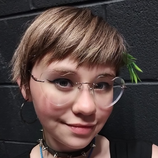 Izabella Colonna head shot
