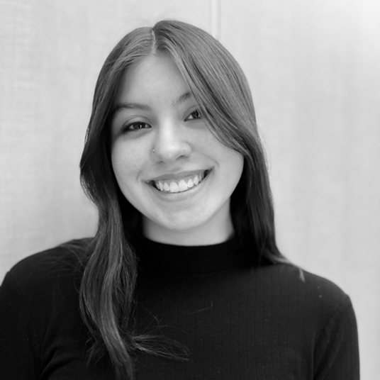 Julia Pesina head shot