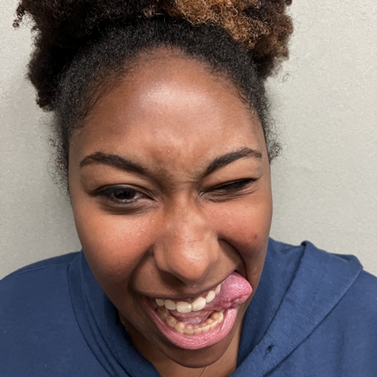 Londyn Edwards head shot
