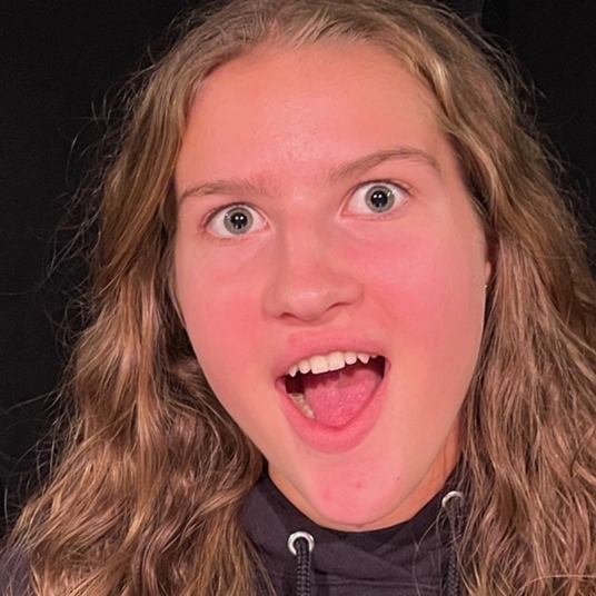 Tori VanLier head shot