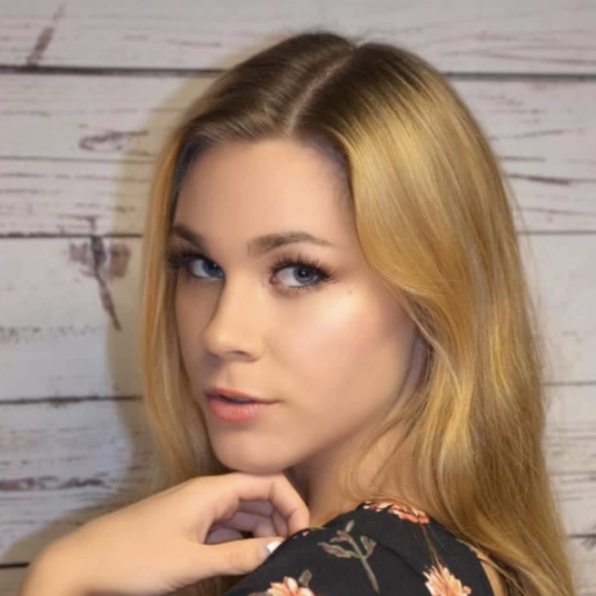 Sarah Heller head shot