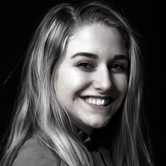 Isabelle Wray ('21) head shot