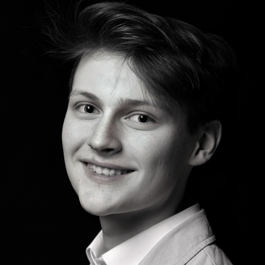 Peter Mroz ('23) head shot