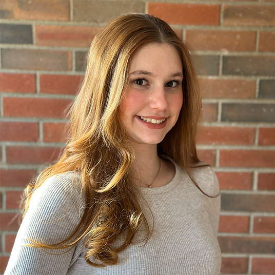 Caitlin Cole ('25) head shot