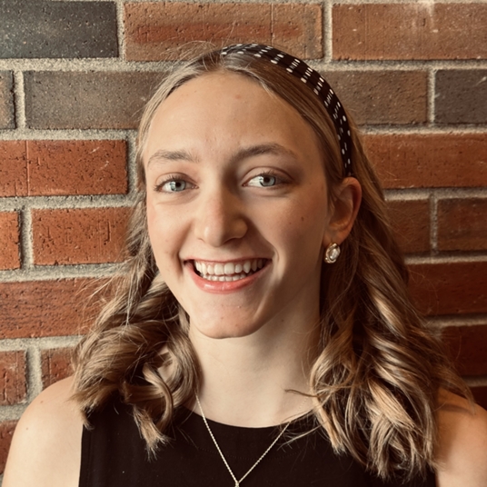 Lucy Heffernan ('26) head shot